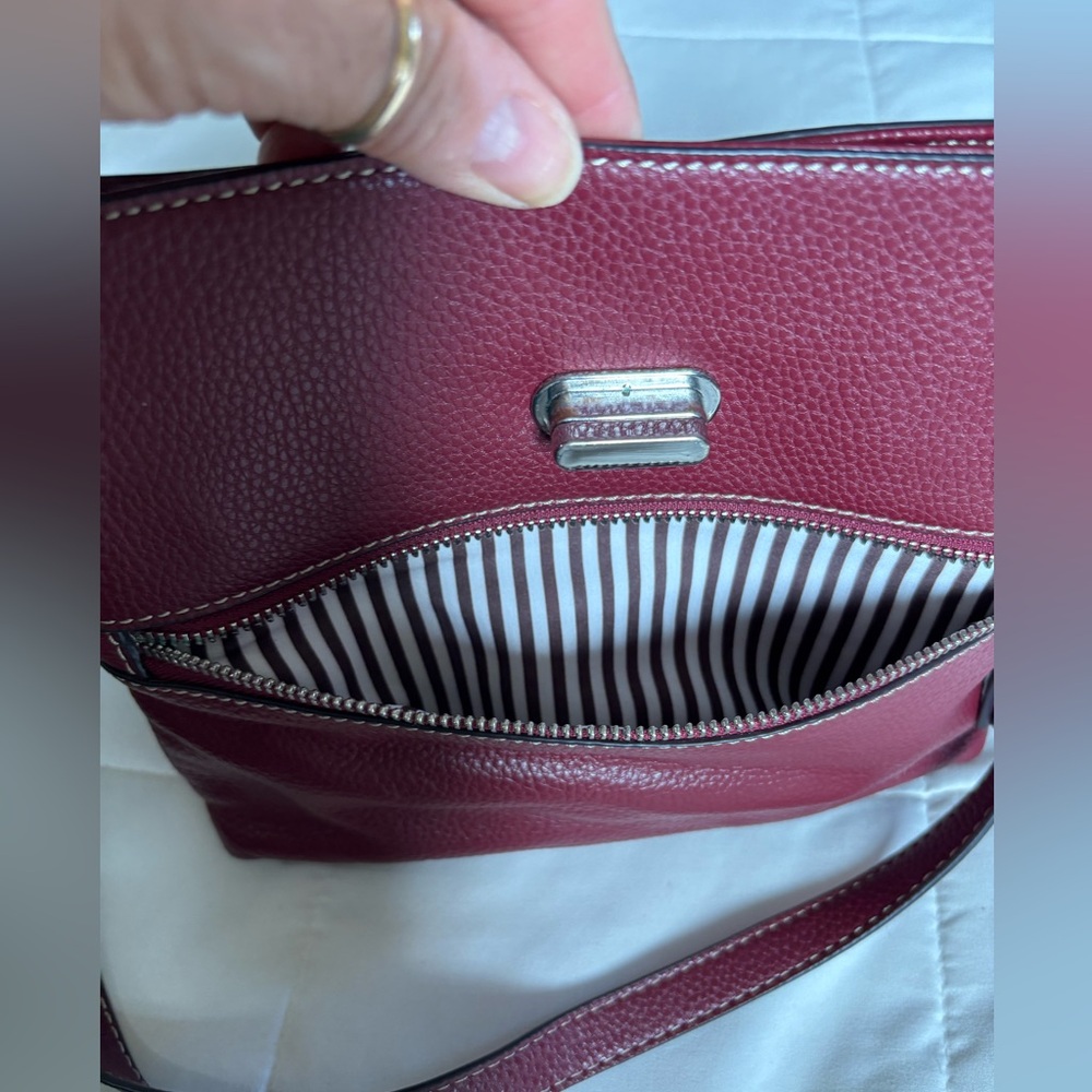 Clarks Elegant Red Leather Shoulder Bag - Picture 4 of 14